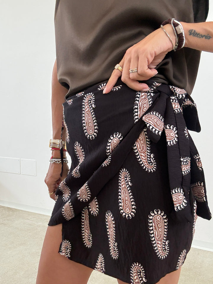 MINIGONNA PAREO NERA PAISLEY CUOIO