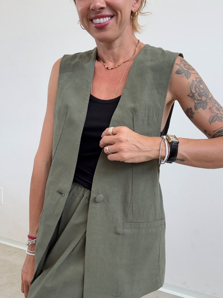 GILET ALICE LINO VISCOSA VERDE MILI;GILET ALICE LINO VISCOSA VERDE MILI;GILET ALICE LINO VISCOSA VERDE MILI;GILET ALICE LINO VISCOSA VERDE MILI;GILET ALICE LINO VISCOSA VERDE MILI;GILET ALICE LINO VISCOSA VERDE MILI;GILET ALICE LINO VISCOSA VERDE MILI;GILET ALICE LINO VISCOSA VERDE MILI;GILET ALICE LINO VISCOSA VERDE MILI