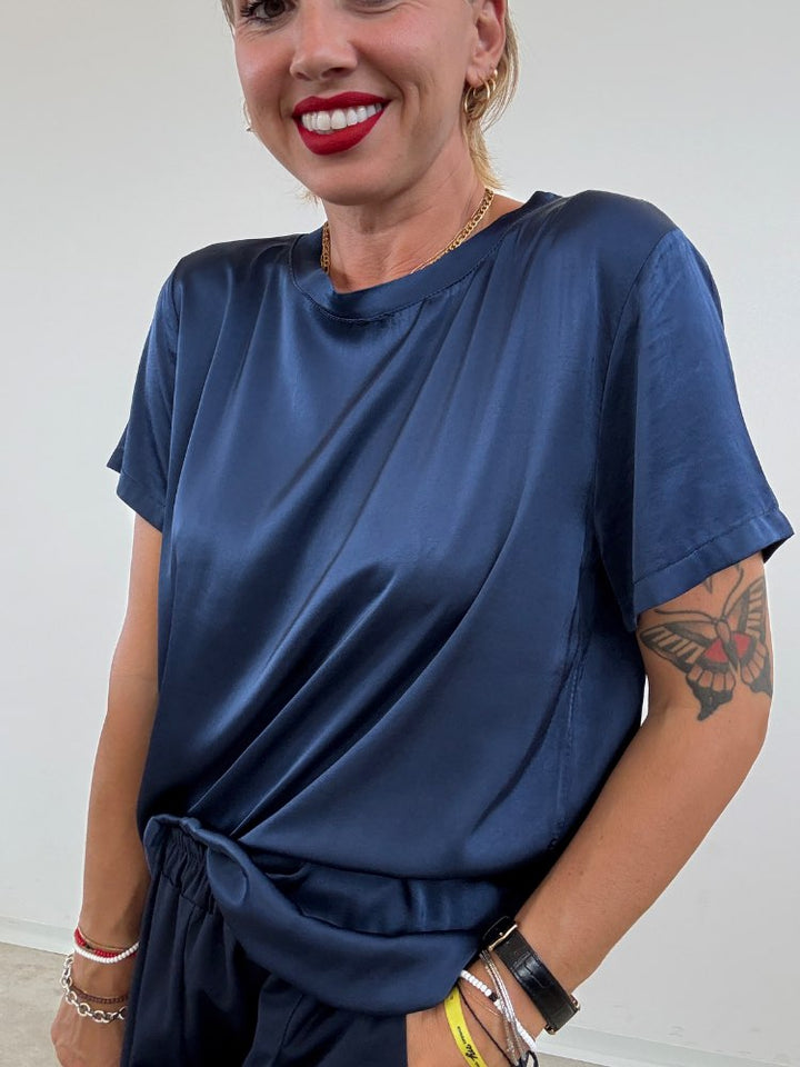 TSHIRT BETTA SATIN BLU;TSHIRT BETTA SATIN BLU;TSHIRT BETTA SATIN BLU;TSHIRT BETTA SATIN BLU;TSHIRT BETTA SATIN BLU;TSHIRT BETTA SATIN BLU;TSHIRT BETTA SATIN BLU
