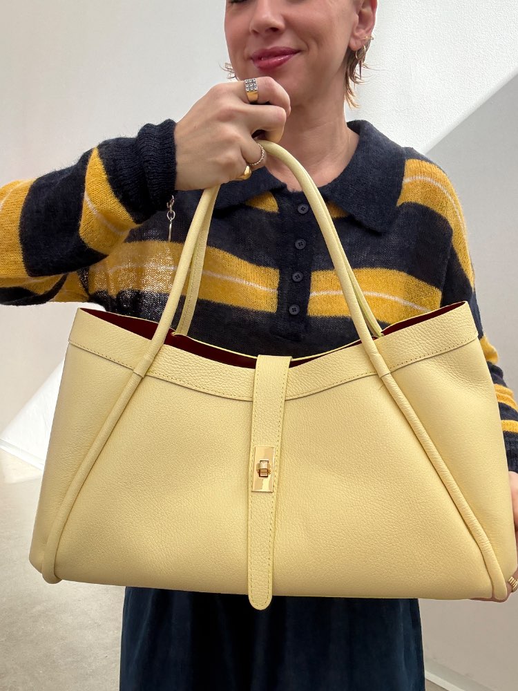 BORSA VALE MARTELLATA PALE YELLOW;BORSA VALE MARTELLATA PALE YELLOW;BORSA VALE MARTELLATA PALE YELLOW;BORSA VALE MARTELLATA PALE YELLOW;BORSA VALE MARTELLATA PALE YELLOW;BORSA VALE MARTELLATA PALE YELLOW;BORSA VALE MARTELLATA PALE YELLOW;BORSA VALE MARTELLATA PALE YELLOW;BORSA VALE MARTELLATA PALE YELLOW;BORSA VALE MARTELLATA PALE YELLOW;BORSA VALE MARTELLATA PALE YELLOW;BORSA VALE MARTELLATA PALE YELLOW