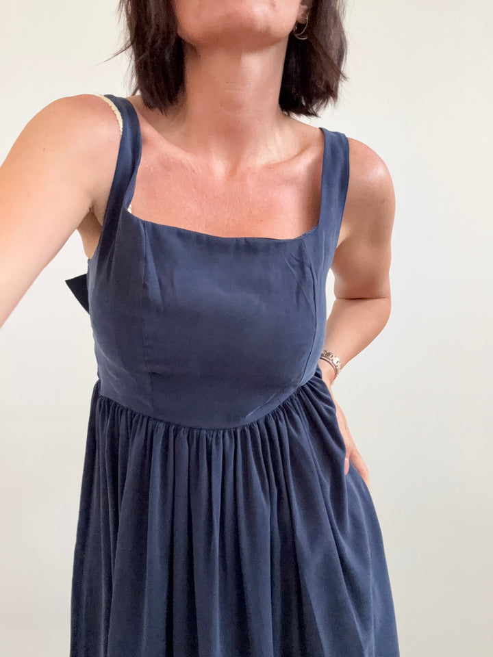 ABITO FIOCCO BLU
