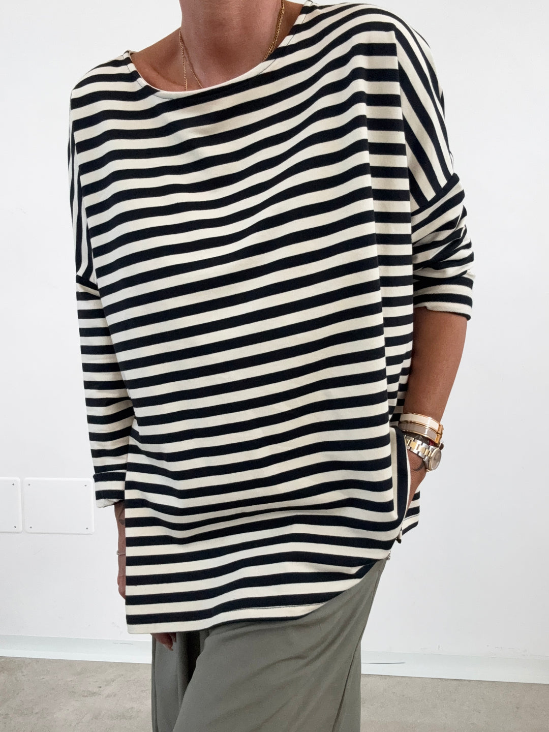 TSHIRT RIGA OVER NERO/PANNA