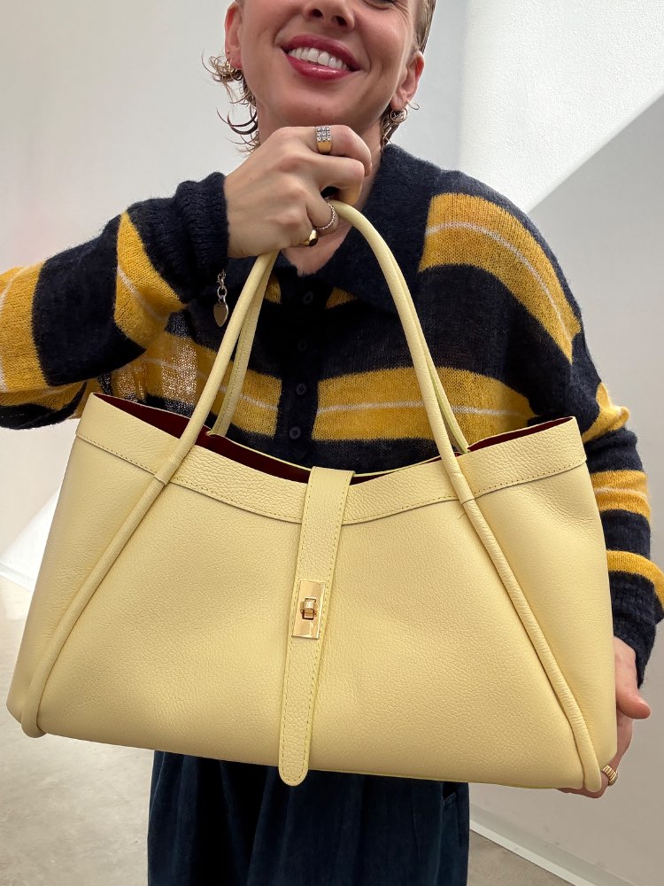 BORSA VALE MARTELLATA PALE YELLOW;BORSA VALE MARTELLATA PALE YELLOW;BORSA VALE MARTELLATA PALE YELLOW;BORSA VALE MARTELLATA PALE YELLOW;BORSA VALE MARTELLATA PALE YELLOW;BORSA VALE MARTELLATA PALE YELLOW;BORSA VALE MARTELLATA PALE YELLOW;BORSA VALE MARTELLATA PALE YELLOW;BORSA VALE MARTELLATA PALE YELLOW;BORSA VALE MARTELLATA PALE YELLOW;BORSA VALE MARTELLATA PALE YELLOW;BORSA VALE MARTELLATA PALE YELLOW