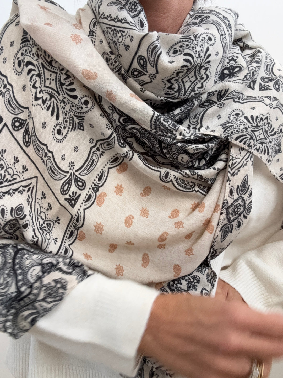 SCIARPA VISCOSA PAISLEY PANNA