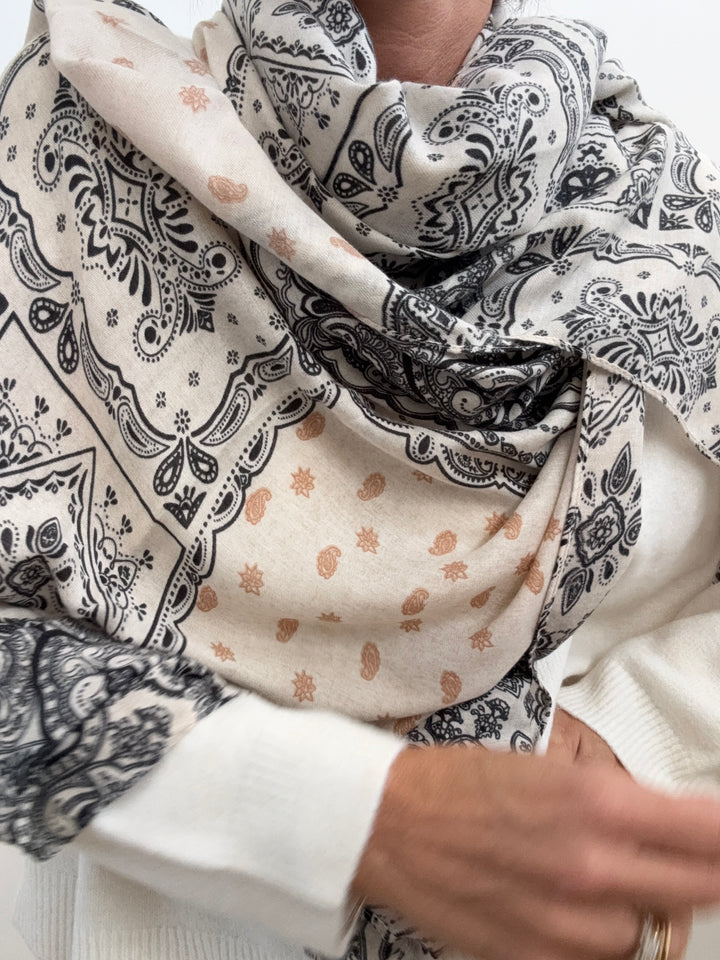 SCIARPA VISCOSA PAISLEY PANNA