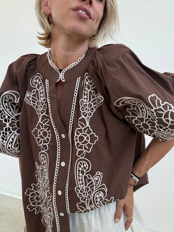 CAMICIA LUISA RICAMO MARRONE