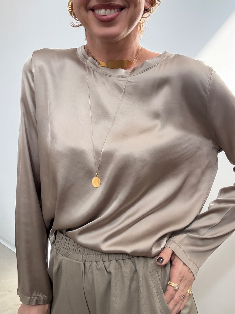 TSHIRT M/LUNGA SATIN TAUPE;TSHIRT M/LUNGA SATIN TAUPE;TSHIRT M/LUNGA SATIN TAUPE;TSHIRT M/LUNGA SATIN TAUPE;TSHIRT M/LUNGA SATIN TAUPE