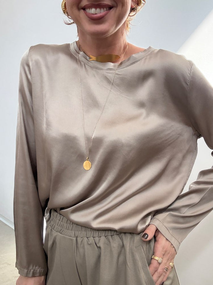 TSHIRT M/LUNGA SATIN TAUPE;TSHIRT M/LUNGA SATIN TAUPE;TSHIRT M/LUNGA SATIN TAUPE;TSHIRT M/LUNGA SATIN TAUPE;TSHIRT M/LUNGA SATIN TAUPE