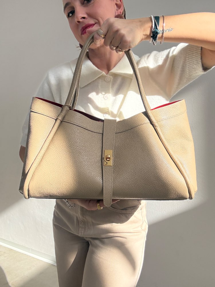 BORSA VALE MARTELLATA BEIGE;BORSA VALE MARTELLATA BEIGE;BORSA VALE MARTELLATA BEIGE;BORSA VALE MARTELLATA BEIGE;BORSA VALE MARTELLATA BEIGE;BORSA VALE MARTELLATA BEIGE;BORSA VALE MARTELLATA BEIGE;BORSA VALE MARTELLATA BEIGE;BORSA VALE MARTELLATA BEIGE;BORSA VALE MARTELLATA BEIGE;BORSA VALE MARTELLATA BEIGE;BORSA VALE MARTELLATA BEIGE