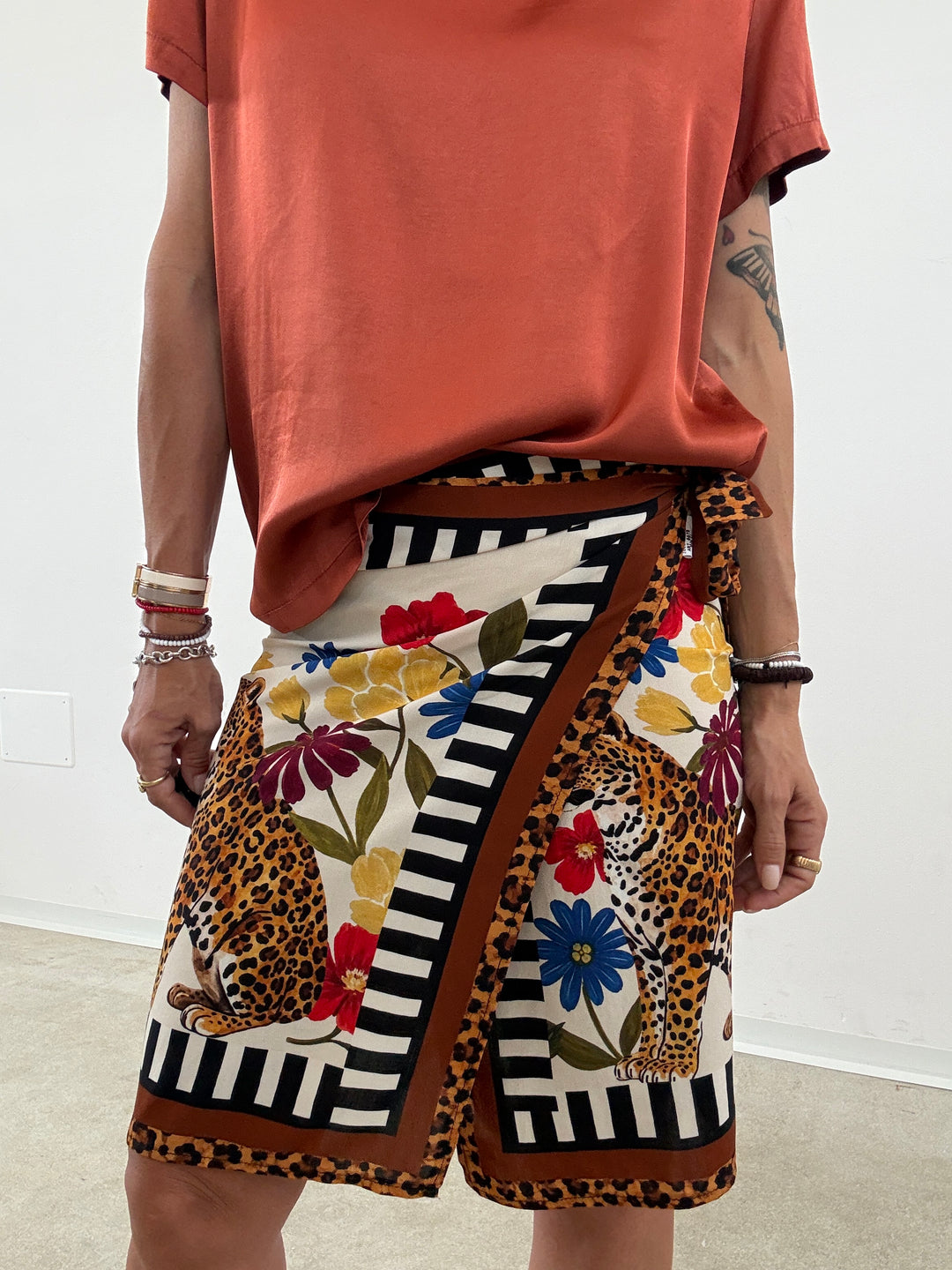 PAREO LEOPARDO FIORI LUNGHEZZA GINOCCHIO