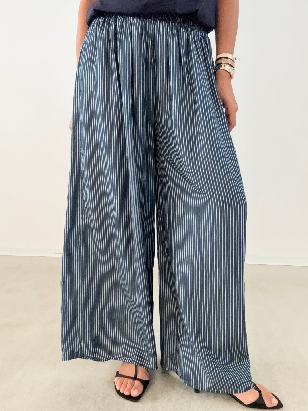 PANTA RIGHE EFFETTO DENIM SCURO