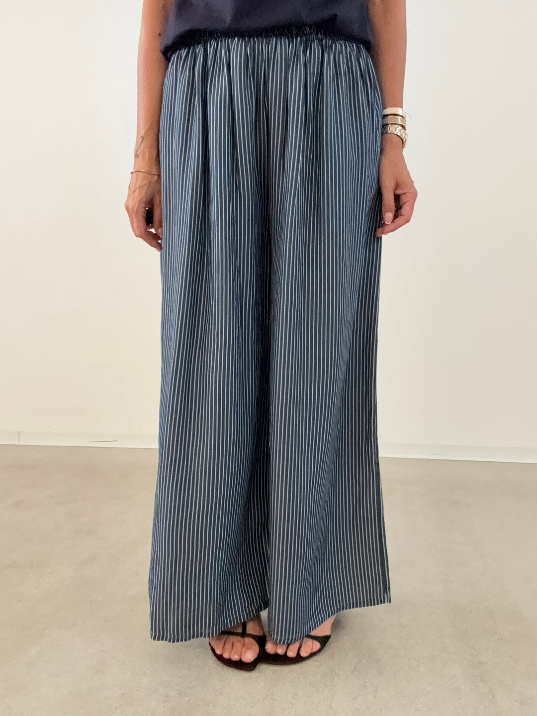PANTA RIGHE EFFETTO DENIM SCURO