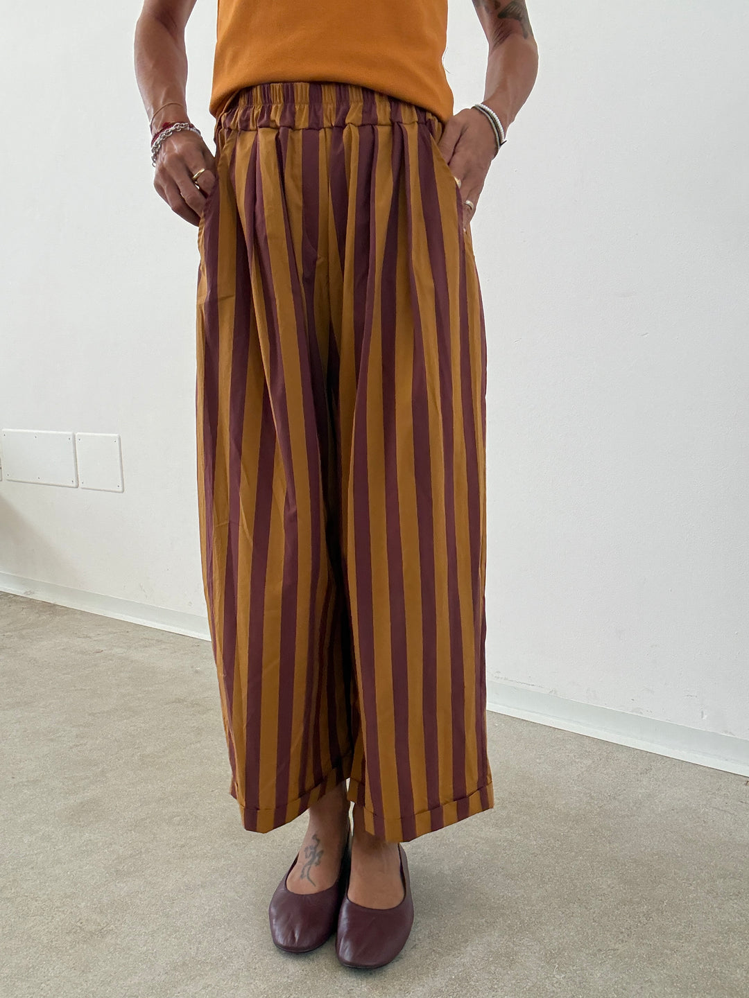 PANTALONE OLIMPIA RIGA OCRA/VINO