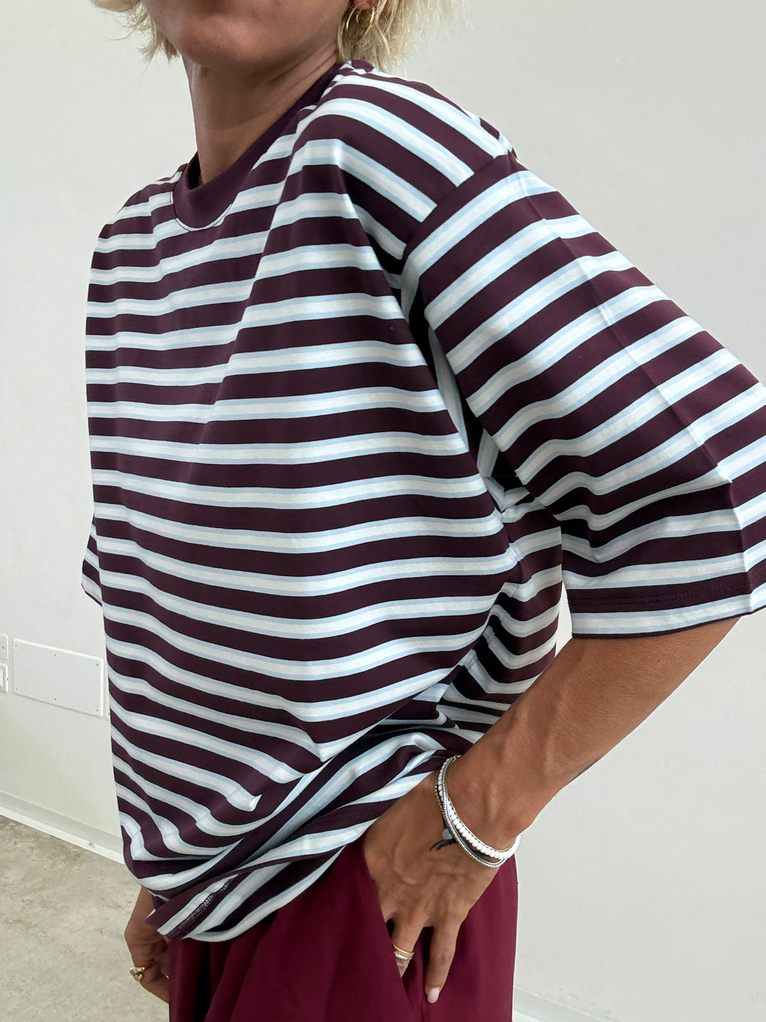 TSHIRT REA RIGA VINO/CELESTE/BIANCO