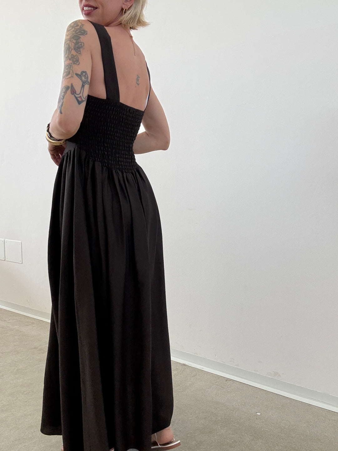 ABITO JANET MORO