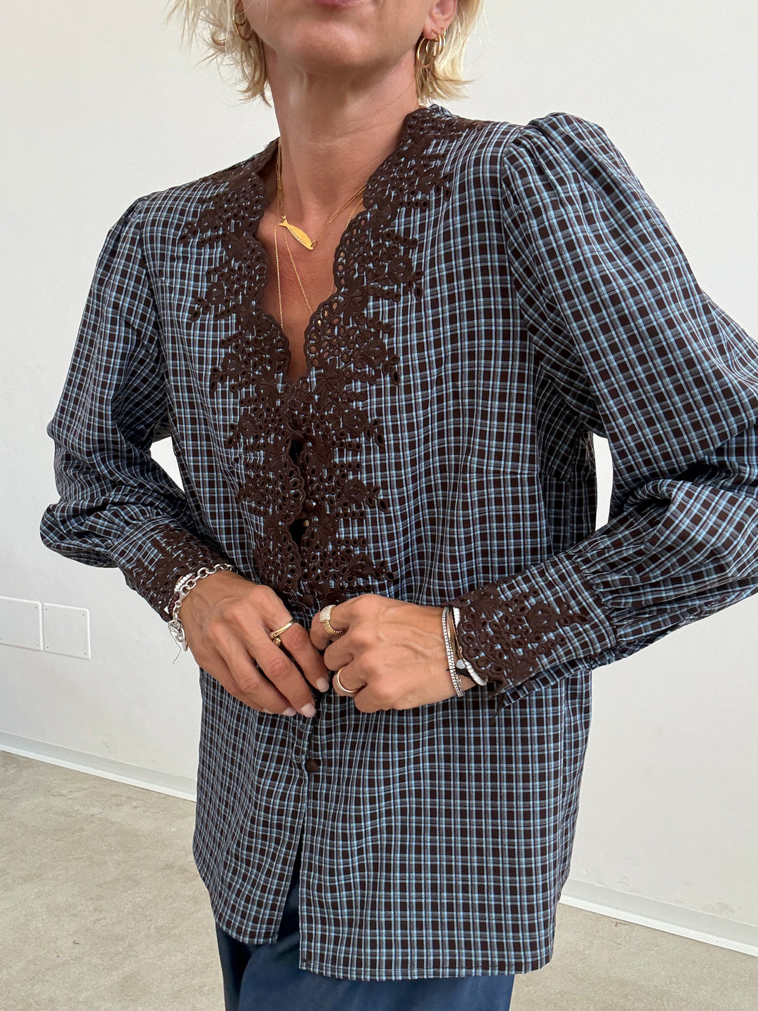 CAMICIA RICAMI CHECK CIOCCO/AVIO
