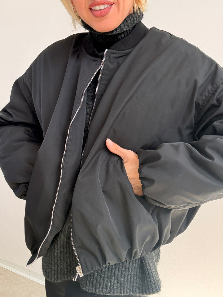 BOMBER MIREA MORO
