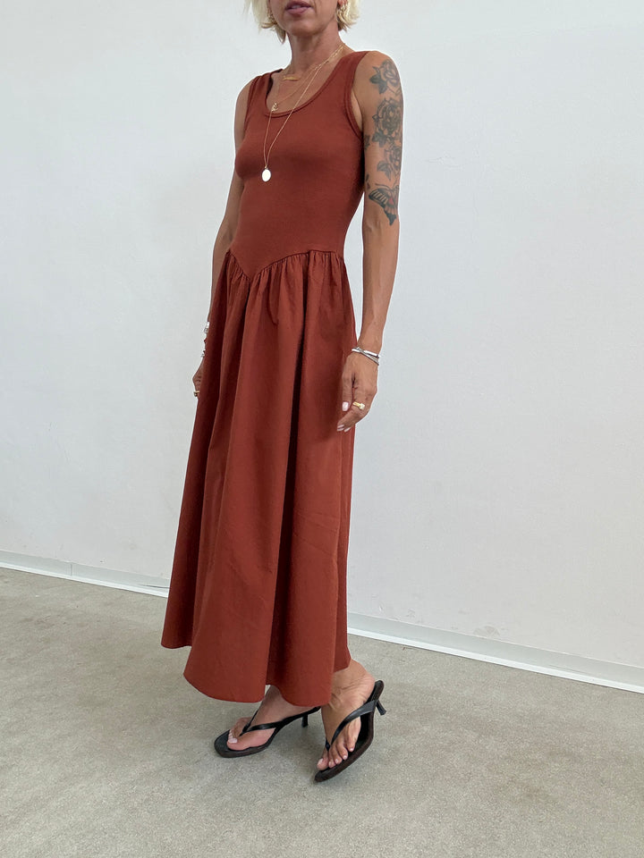 ABITO GENNY ARAGOSTA