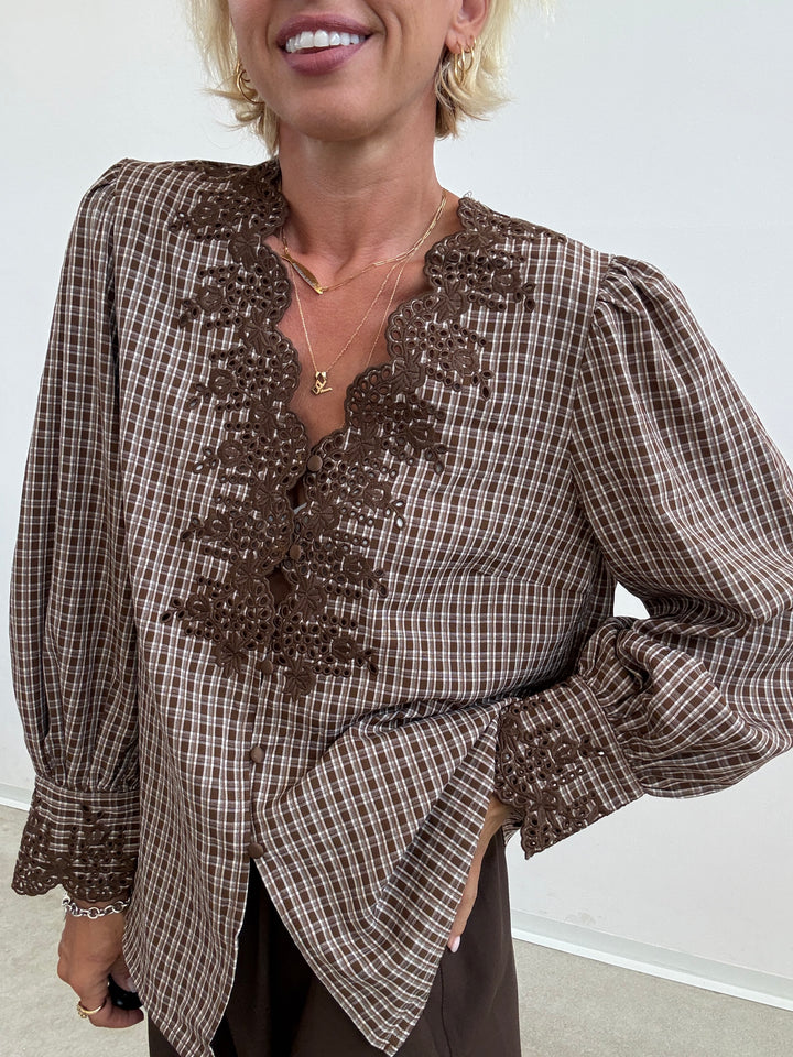 CAMICIA RICAMI CHECK CIOCCO/BIANCO