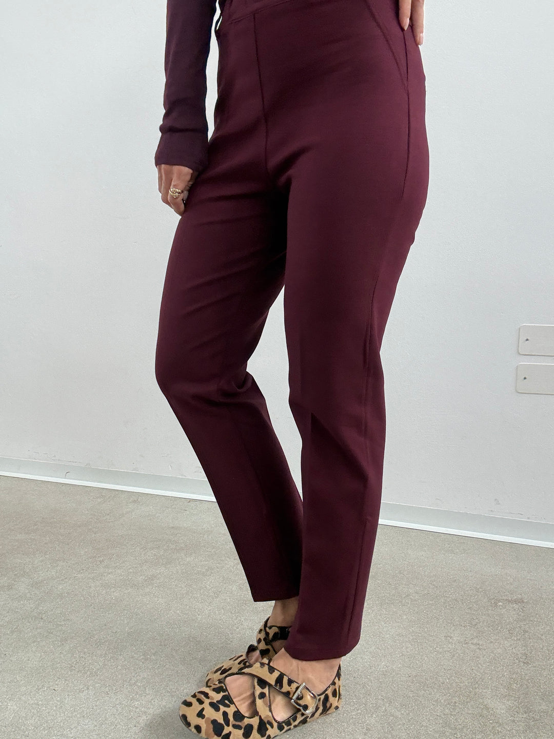 PANTA CARLOTTA STRETCH VINO