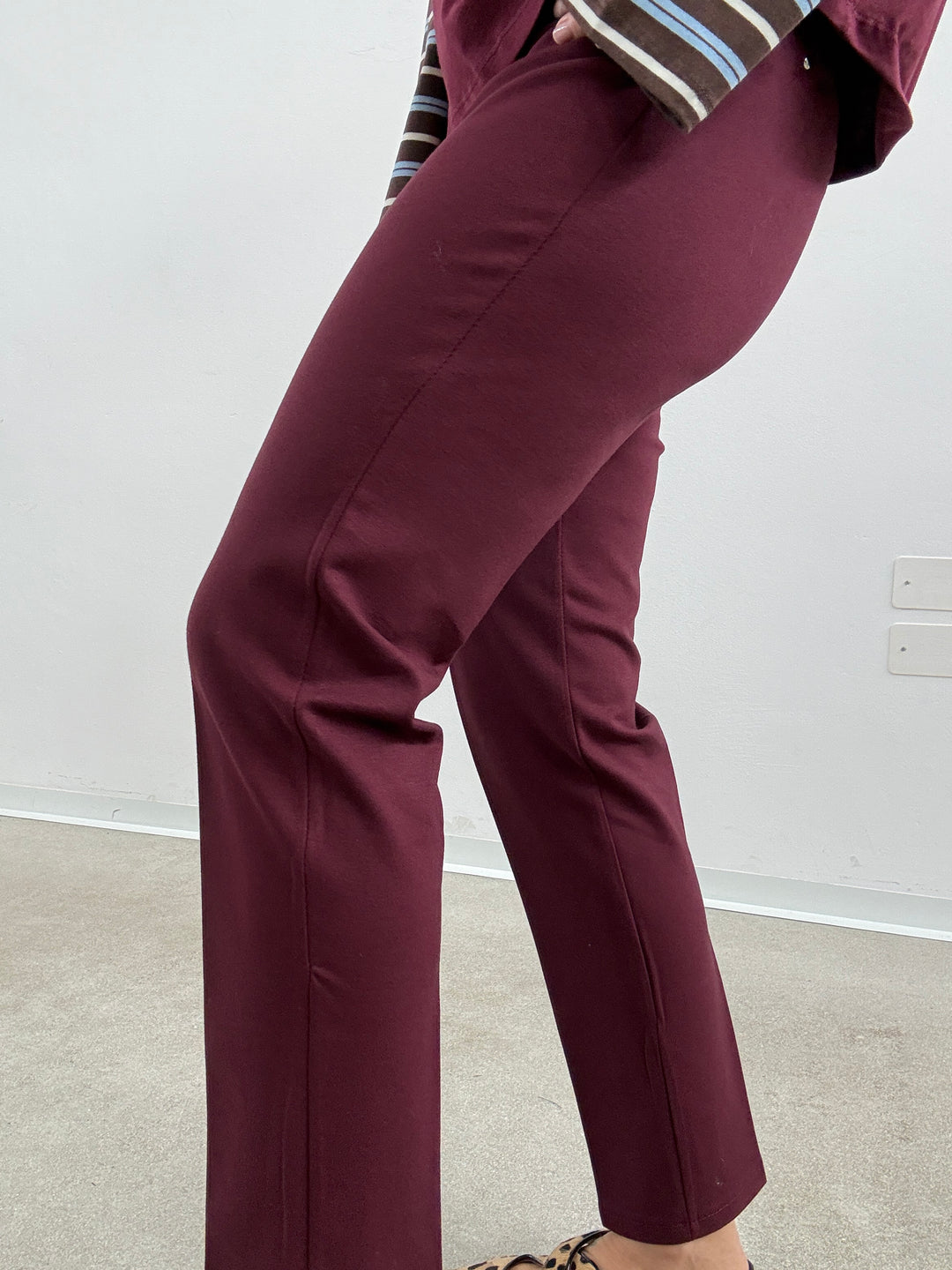PANTA CARLOTTA STRETCH VINO
