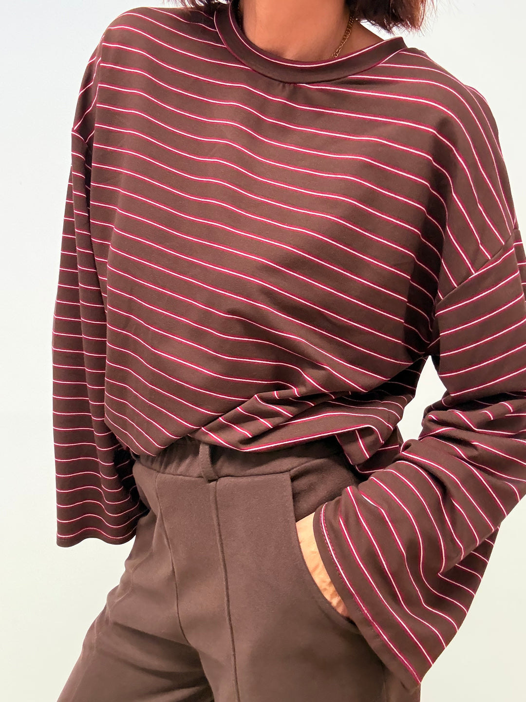 TSHIRT RIGHE CIOCCOLATO/AMARENA
