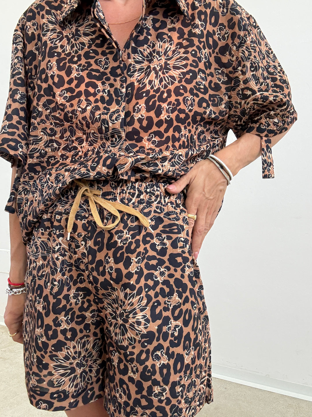 SET LEOPARD CAMEL