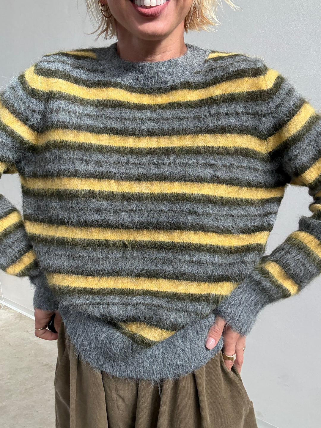 PULL TANIA RIGA GRIGIO/GIALLO