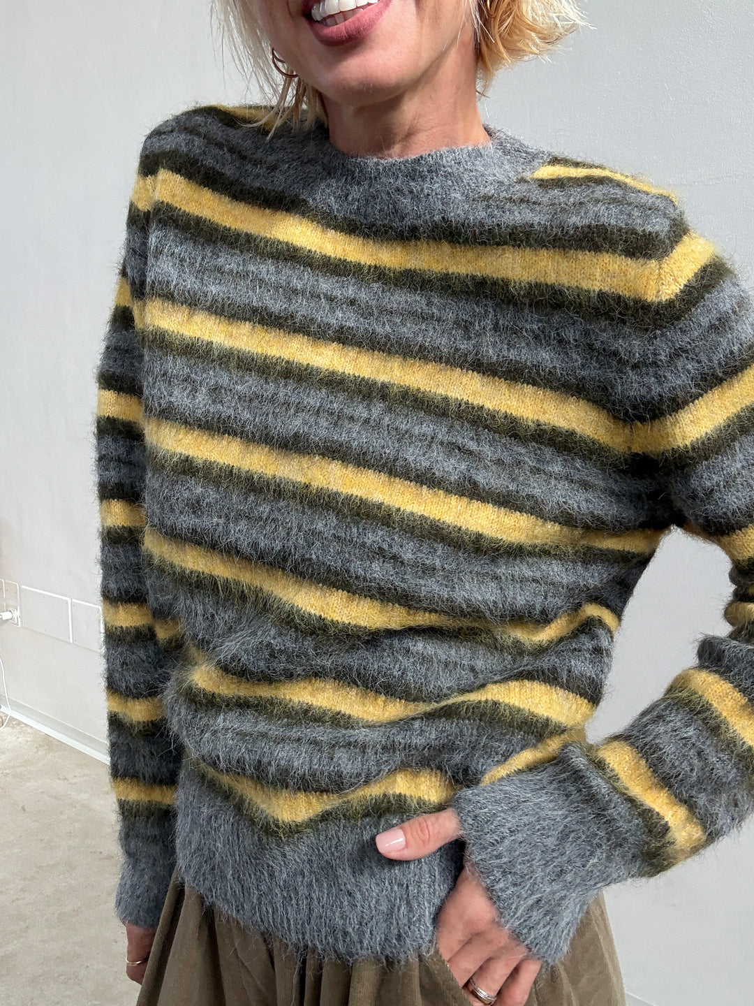 PULL TANIA RIGA GRIGIO/GIALLO