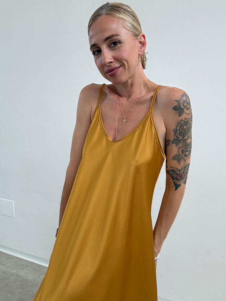 ABITO LINGERIE SATIN ZAFFERANO