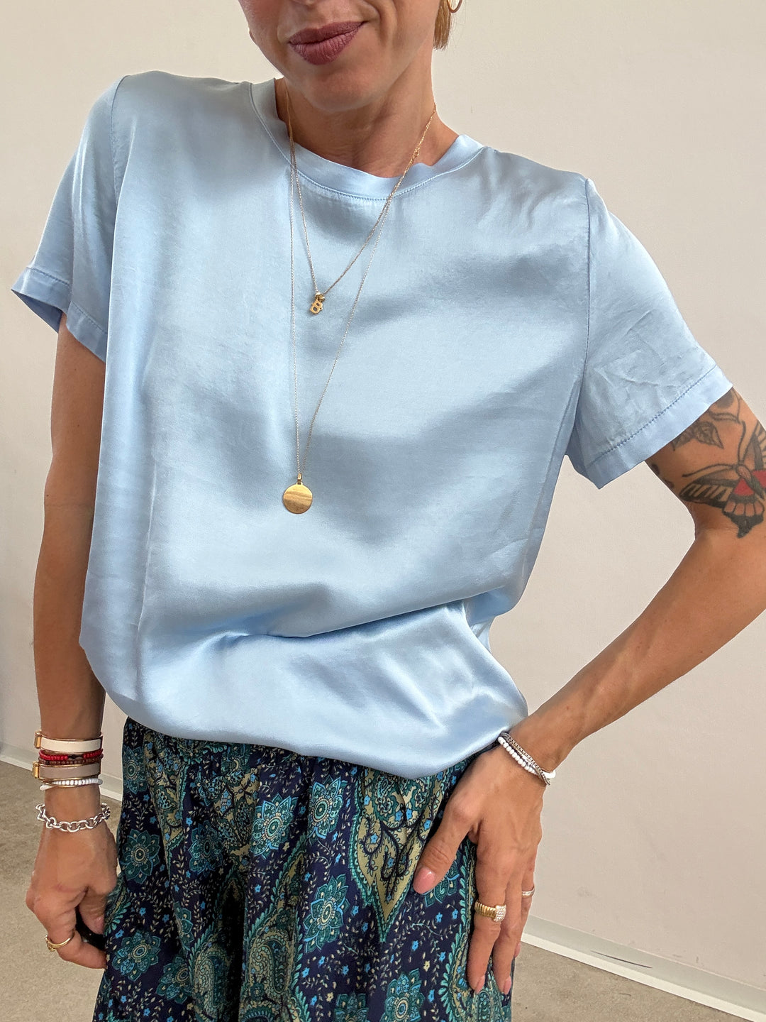 TSHIRT BETTA SATIN CELESTE
