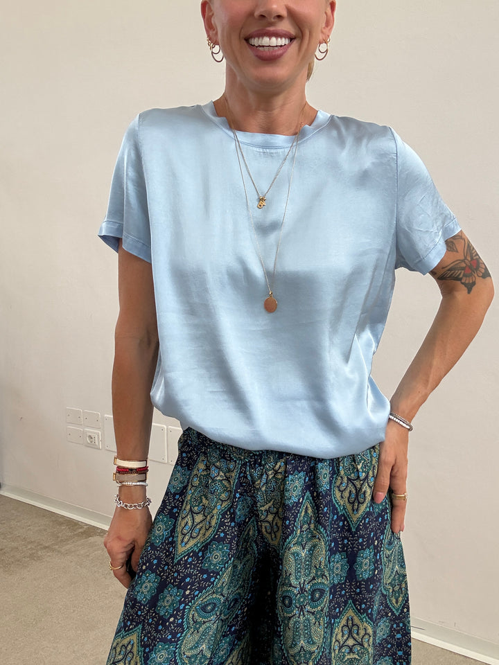 TSHIRT BETTA SATIN CELESTE