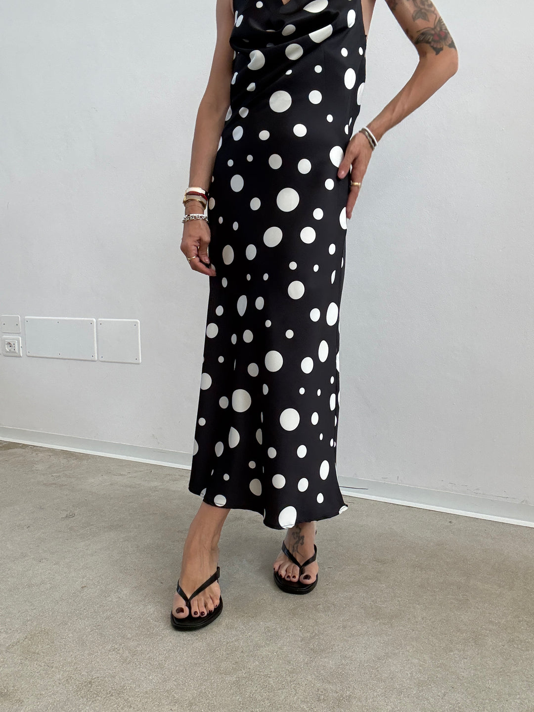 ABITO POIS MIDI NERO
