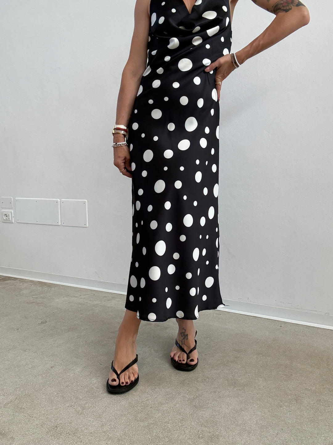 ABITO POIS MIDI NERO