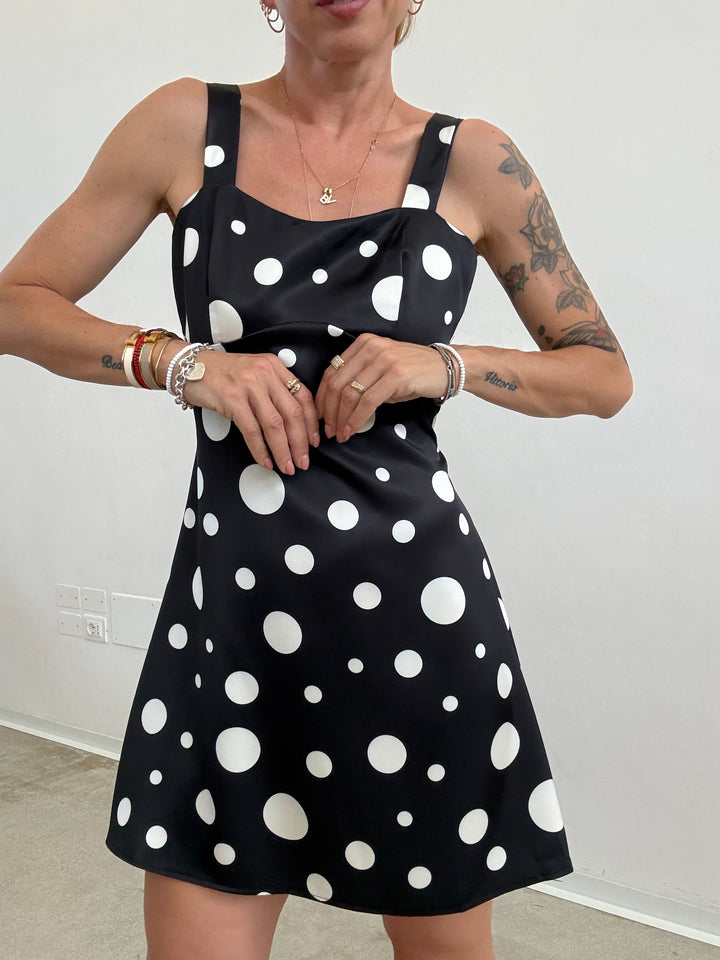 ABITO POIS CORTO NERO