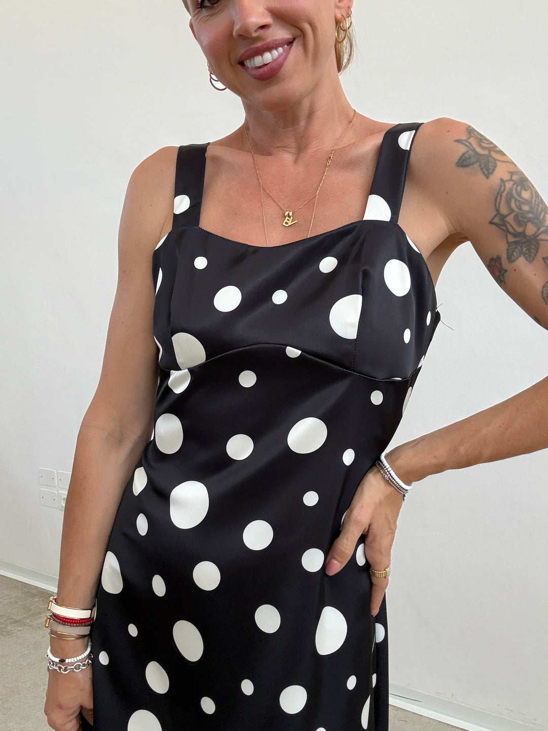ABITO POIS CORTO NERO