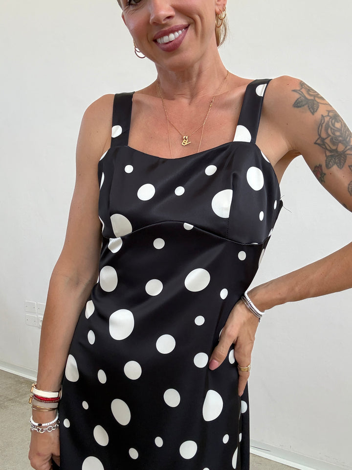 ABITO POIS CORTO NERO