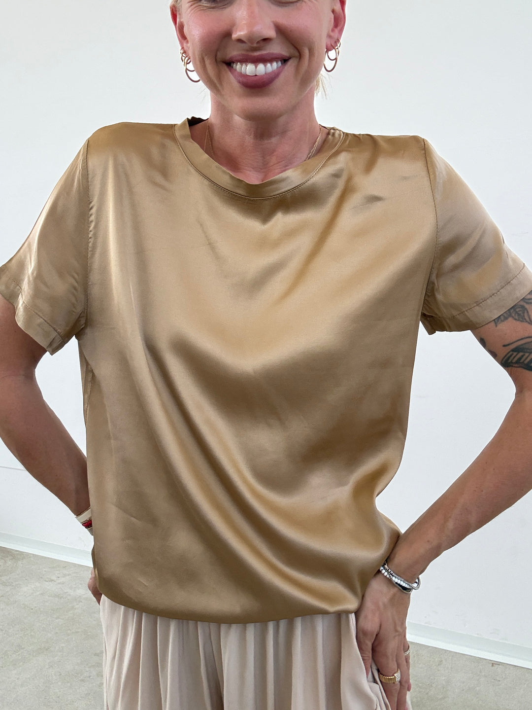 TSHIRT BETTA SATIN SAND