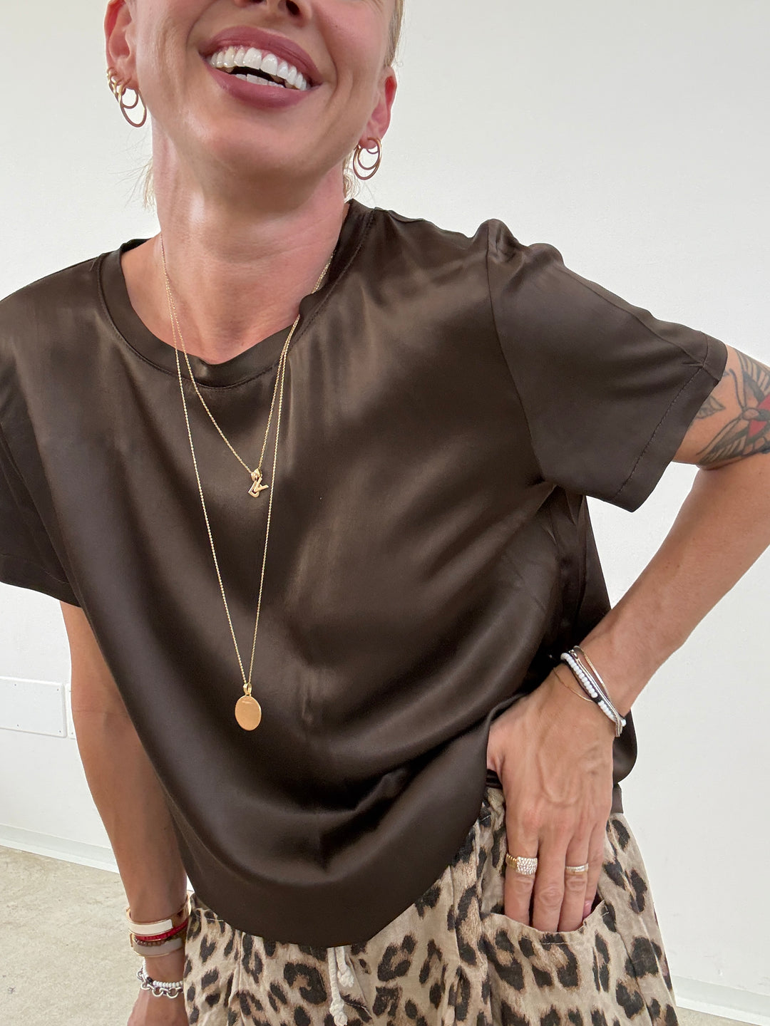 TSHIRT BETTA SATIN MORO