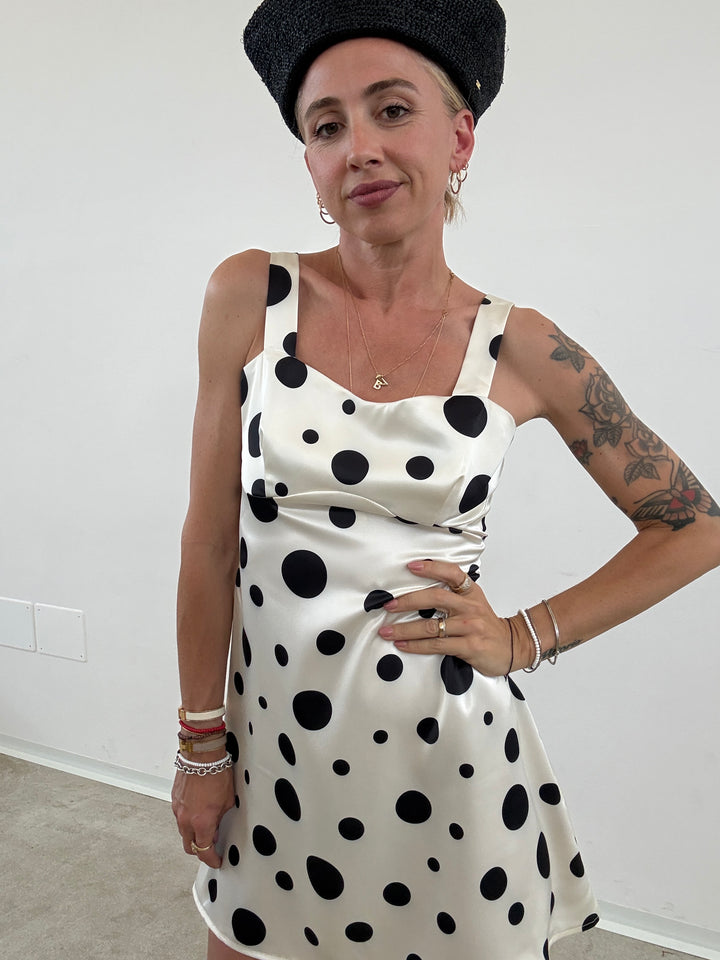 ABITO POIS CORTO BIANCO