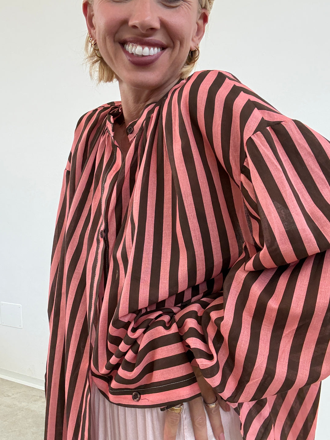CAMICIA MUSSOLA RIGA CIOCCO/FRAGOLA