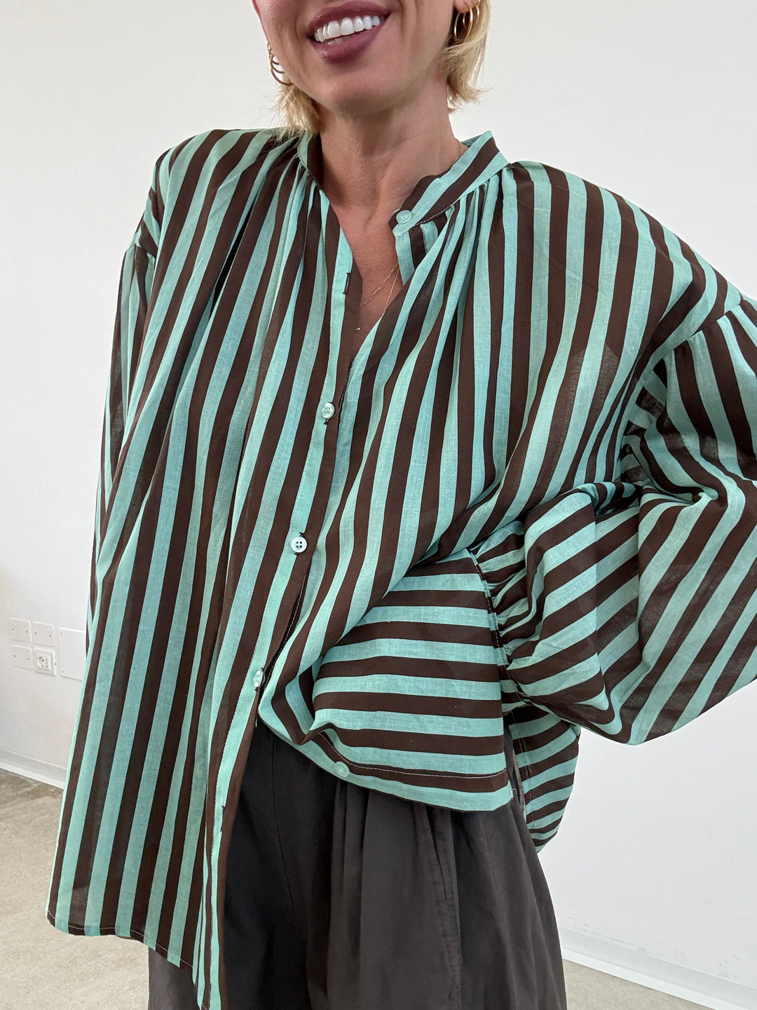 CAMICIA MUSSOLA RIGA MENTA/CIOCCO
