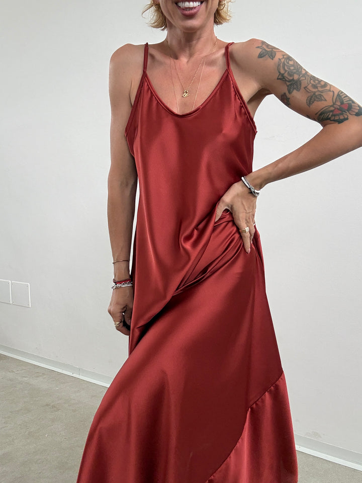 ABITO LINGERIE SATIN ROSSO MATTONE
