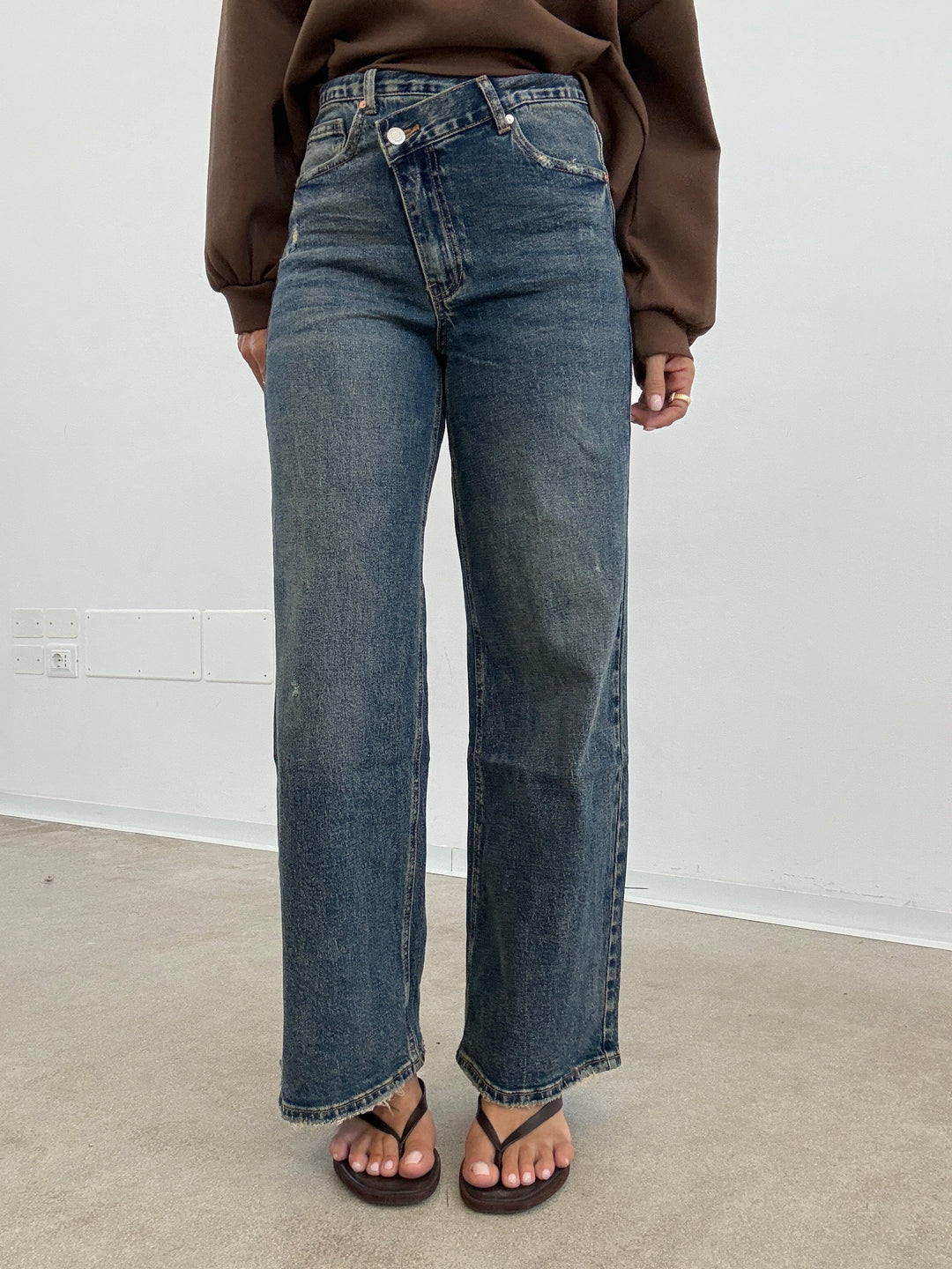 DENIM BOTTONE TRASVERSALE SABBIATO