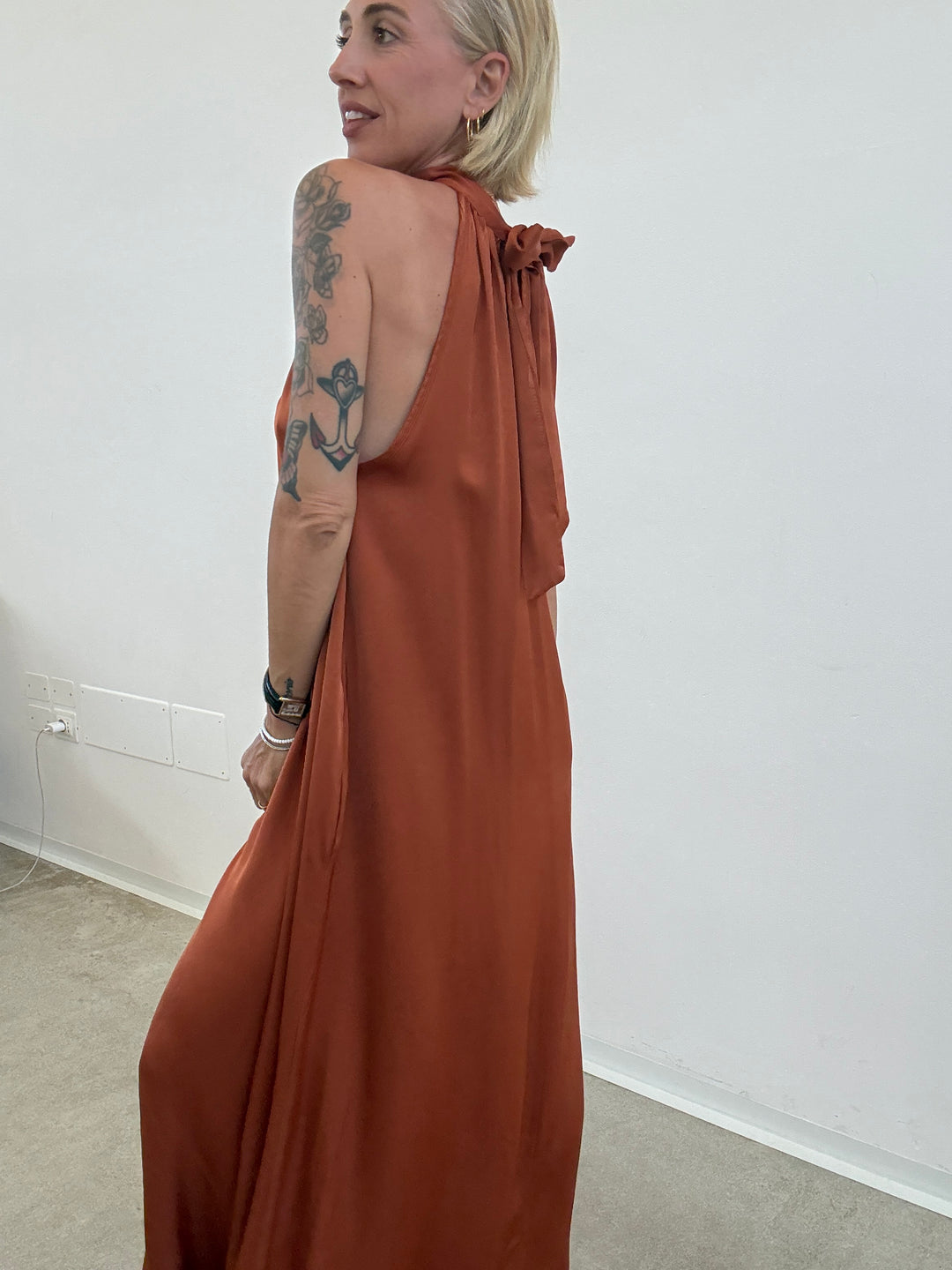ABITO GINNY SATIN RUST