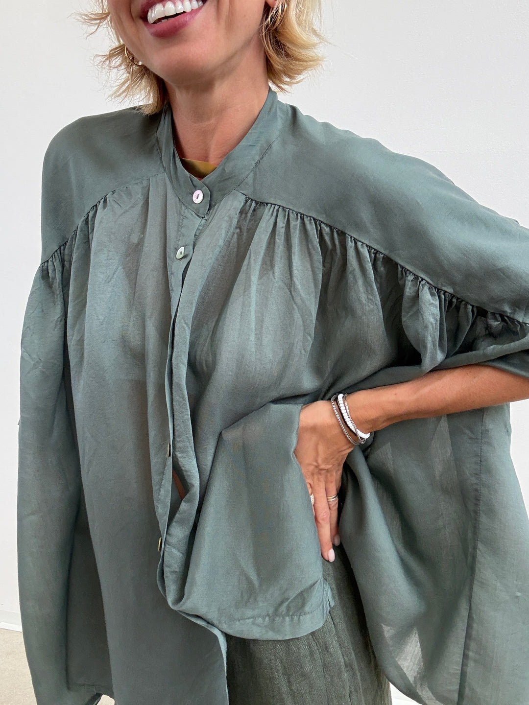 CAMICIA SCATOLA ORGANZA VERDE MILI