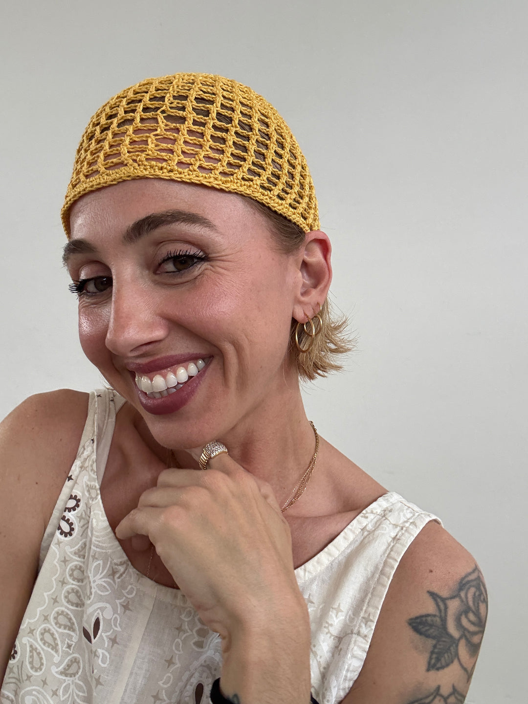 CAPPELLO UNCINETTO OCRA