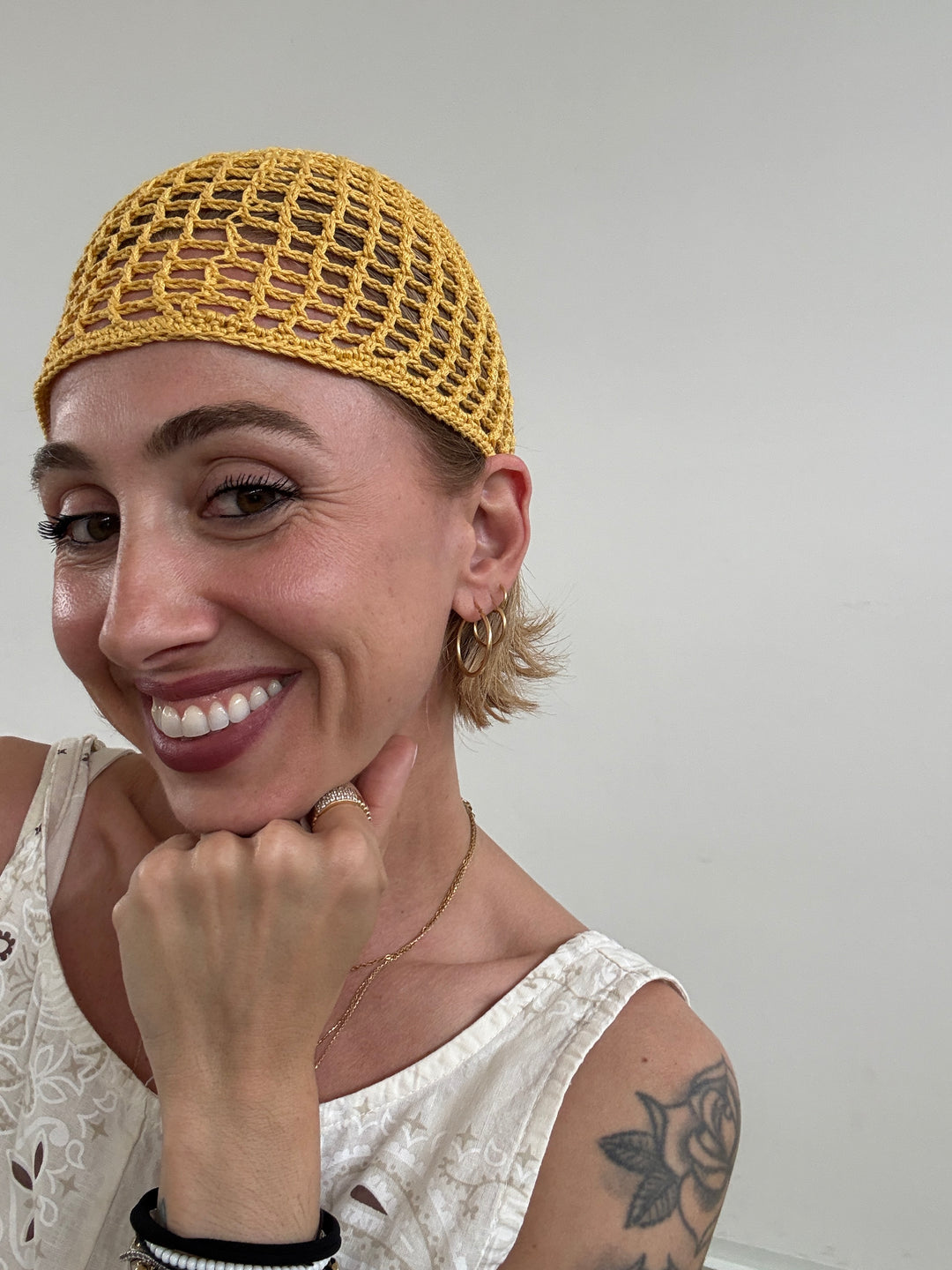 CAPPELLO UNCINETTO OCRA