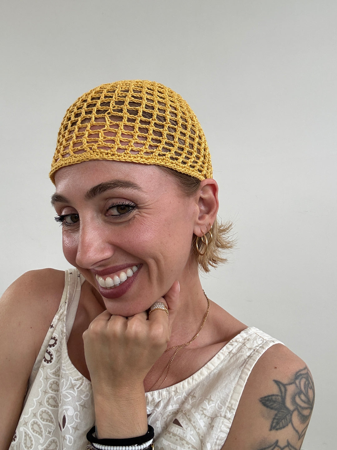 CAPPELLO UNCINETTO OCRA