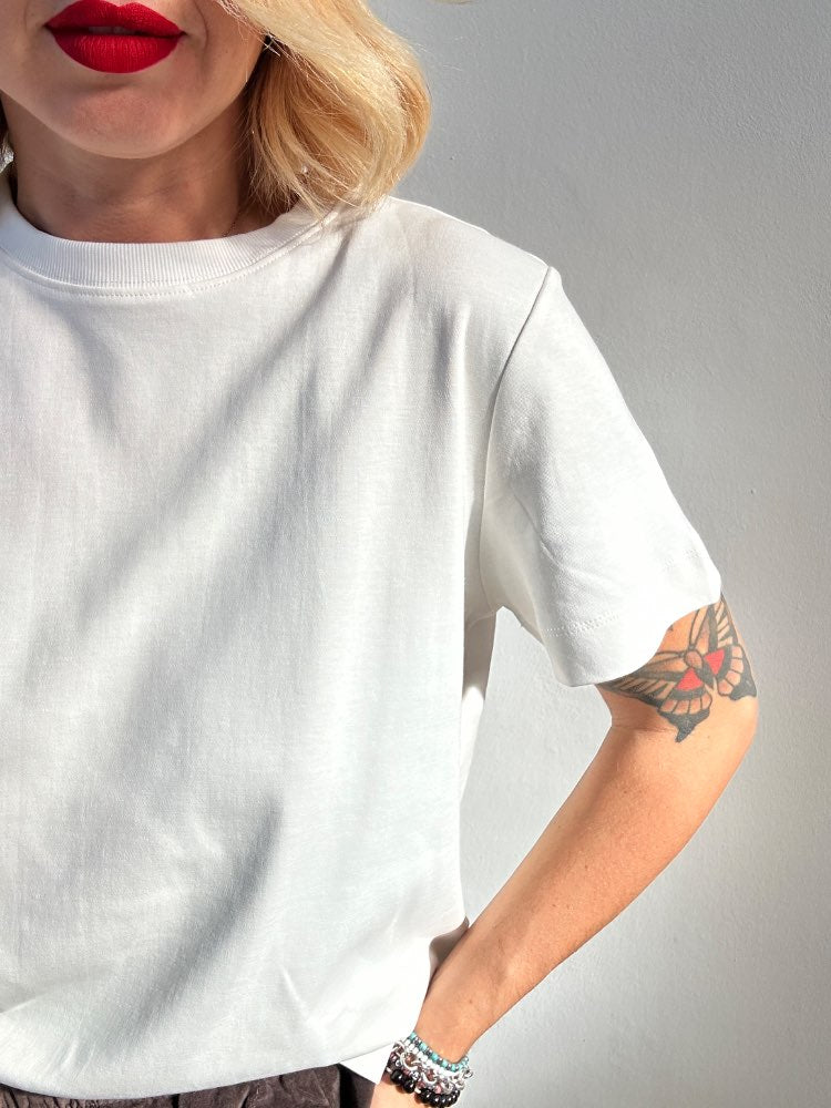 TSHIRT NAIMA BIANCA;TSHIRT NAIMA BIANCA;TSHIRT NAIMA BIANCA;TSHIRT NAIMA BIANCA;TSHIRT NAIMA BIANCA